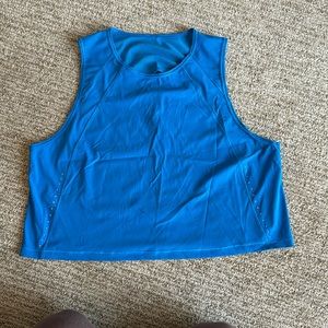 Lululemon tank size 12. Slightly cropped. Perfect condition.